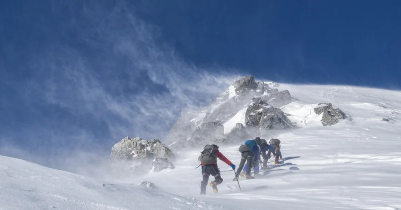 Activités dans les Pyrénées en hiver : la neige, oui, mais laquelle ?
